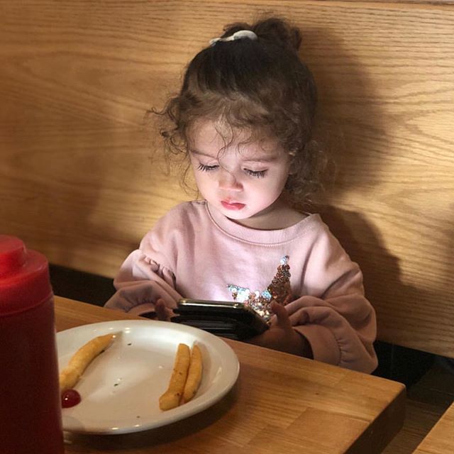 Fact: Children exposed to technology at a young age are 23% more likely to let their fries get cold. #themoreyouknow 📷: @wilkesmortgagegroup .
.
.
.
.
#themoreyouknow🌈 #fry #fries #realtalk #huffposttaste #buzzfeast #🍔 #🍟 #📱