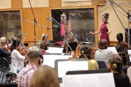 JoAnne Harris conducting.jpg