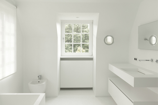 Brussels house white bathroom, NS Architects. || via The Design Edit