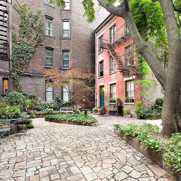 that courtyard!