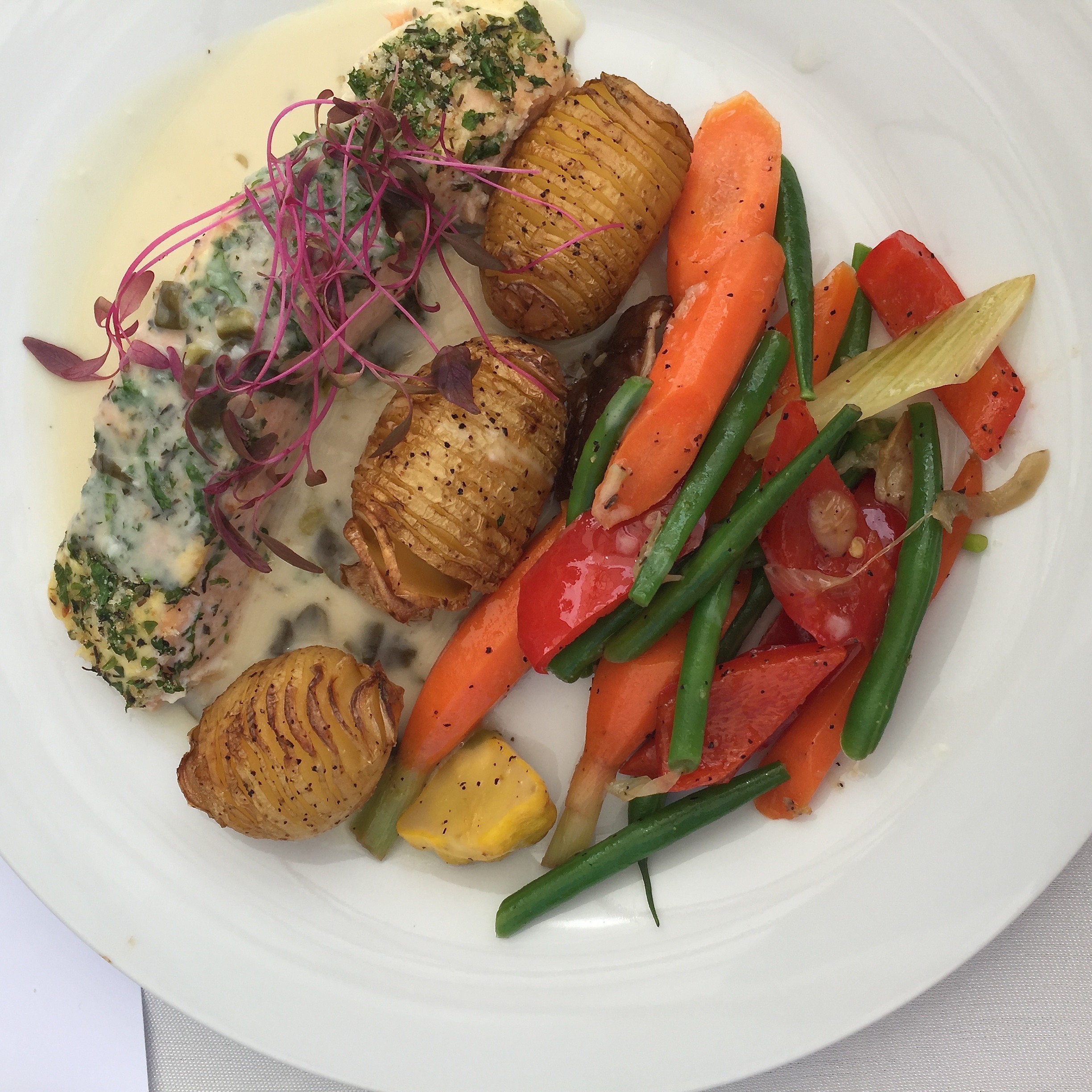  The main was delicious salmon with the prettiest tastiest little potatoes and steamed veg. 