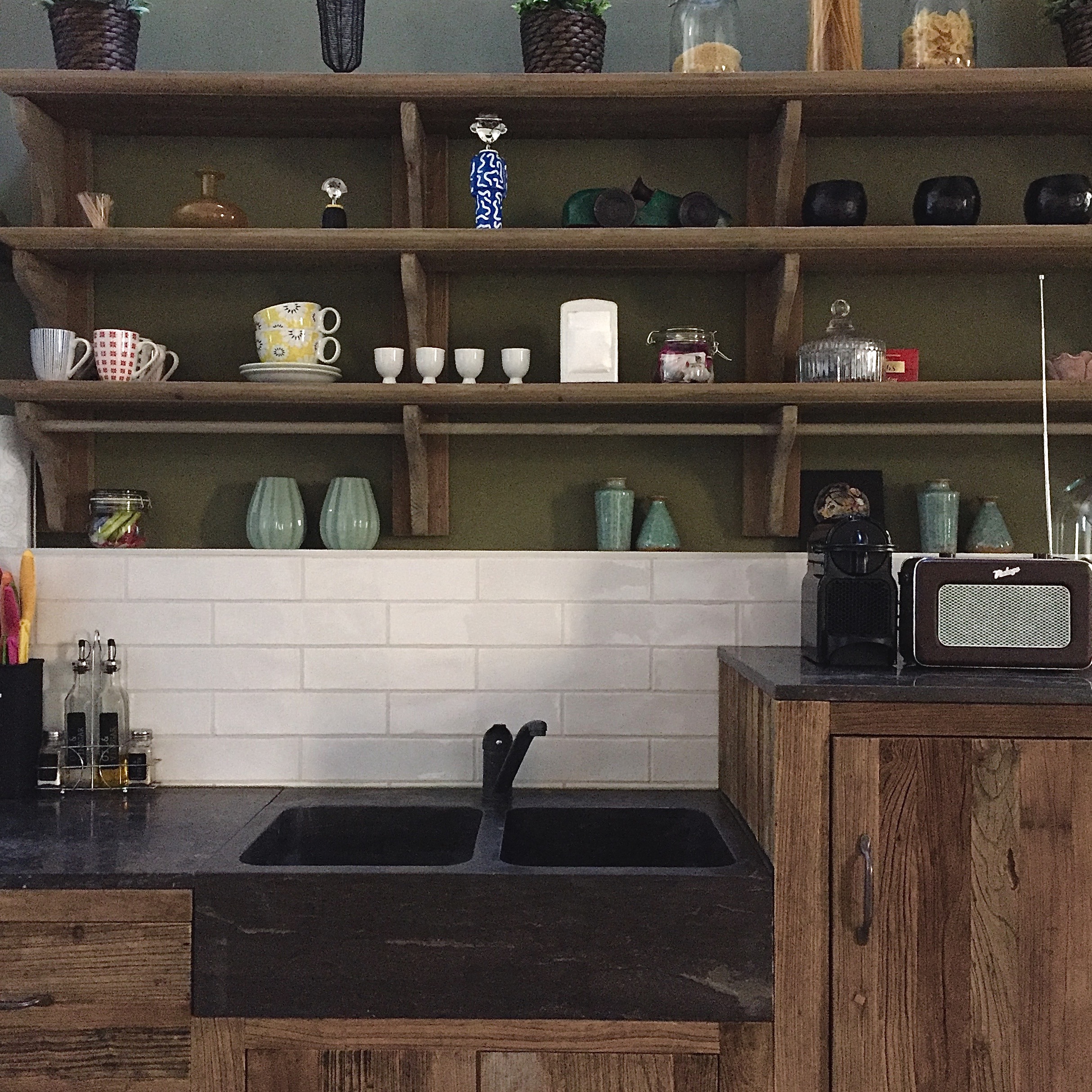  Sink to die for + matte black faucet. Perf. 