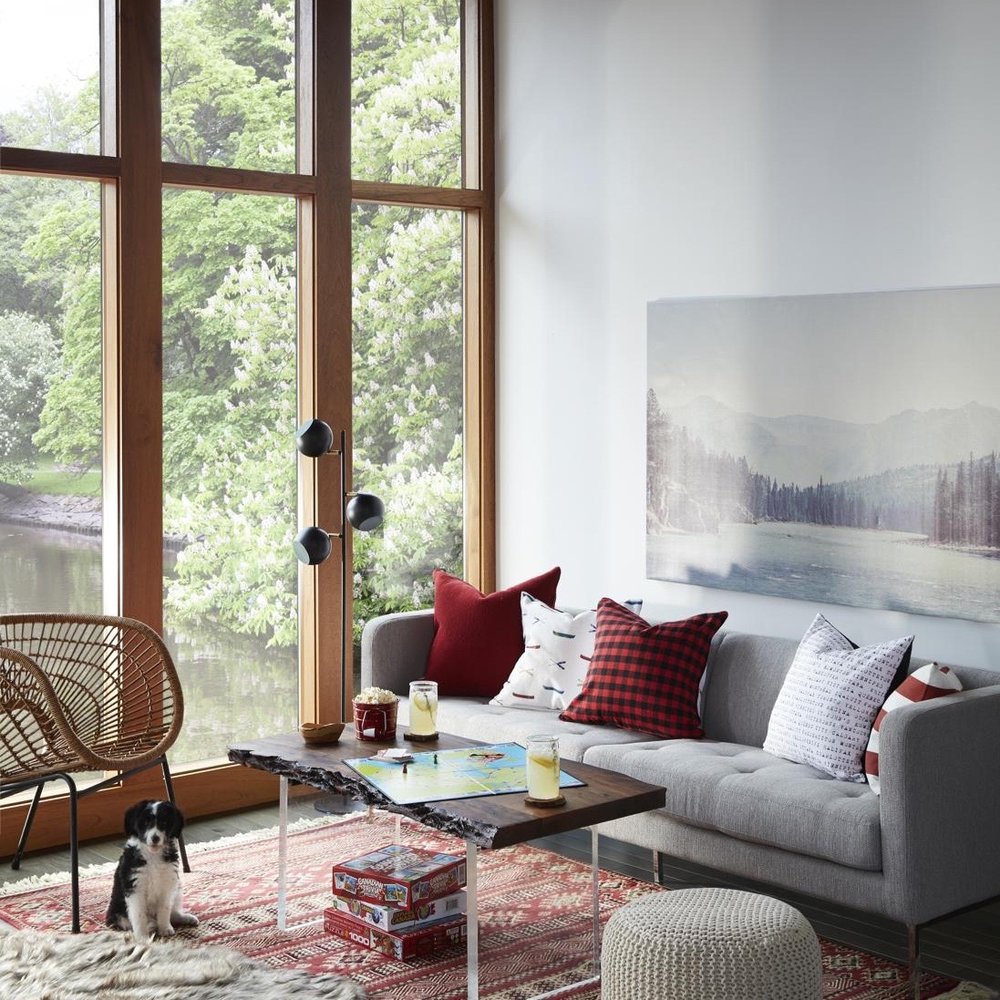  My favourites in this shot are the giant overscale photo canvas, the wicker chair (!!!), the red and black check cushion and of course THE PUPPY. I love my job extra extra when there's a puppy on set. 