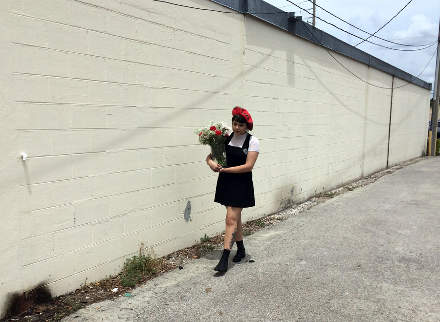Walk the Line. I had to show Ivanna's outfit (reminds me of Yoshitomo Nara ) from head to toe. I love this silhouette. Seeing a girl carrying a bouquet of flowers always brings a smile to my face. 