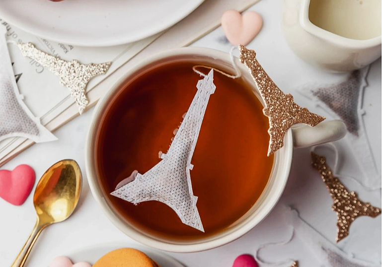 French Tea Heritage La Parisienne Organic Tea Box - 10 Eiffel Tower Tea Bags
