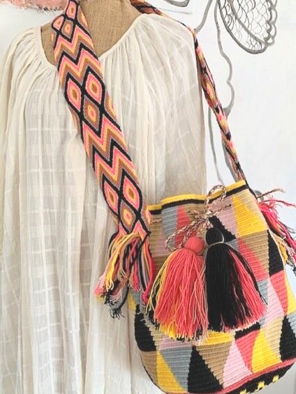 Traditional Bags: Let The Colourful Embroidery Decide Your Mood | Unravel  India Live