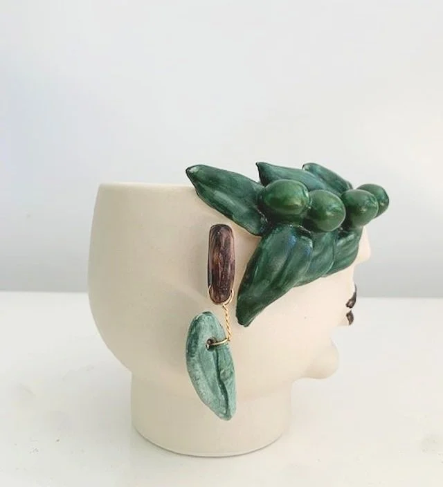 Patrizia Italiano Olivia with Olives Seller Vessel   