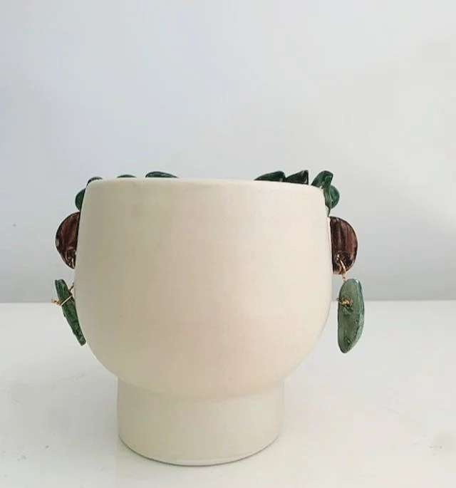 Patrizia Italiano Olivia with Olives Seller Vessel   