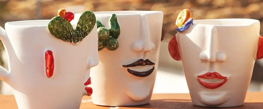 Patrizia Italiano Olivia with Olives Seller Vessel