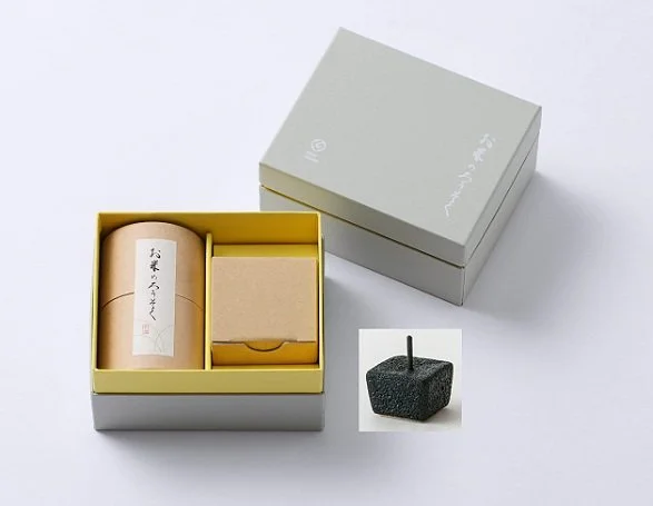 Daiyo Rice Wax Candle Gift Box with 1 Candle Stand-Black