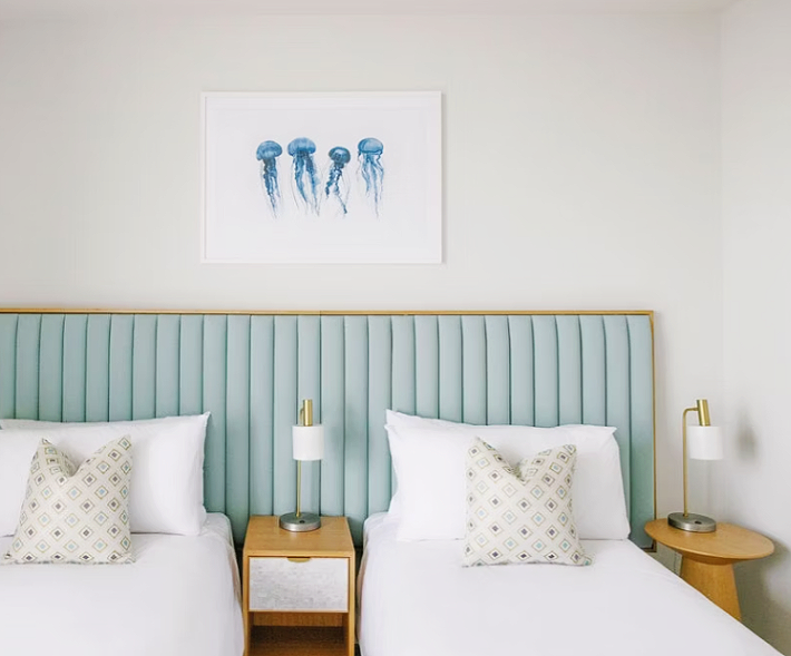 Relaxed holiday atmosphere at Kirra Point with surfers and families