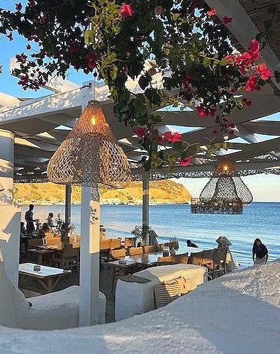 Sifnos restaurants serving fresh seafood and Cycladic cuisine