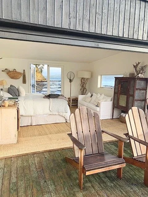 Relaxed luxury interiors on Satellite Island blending comfort and wilderness