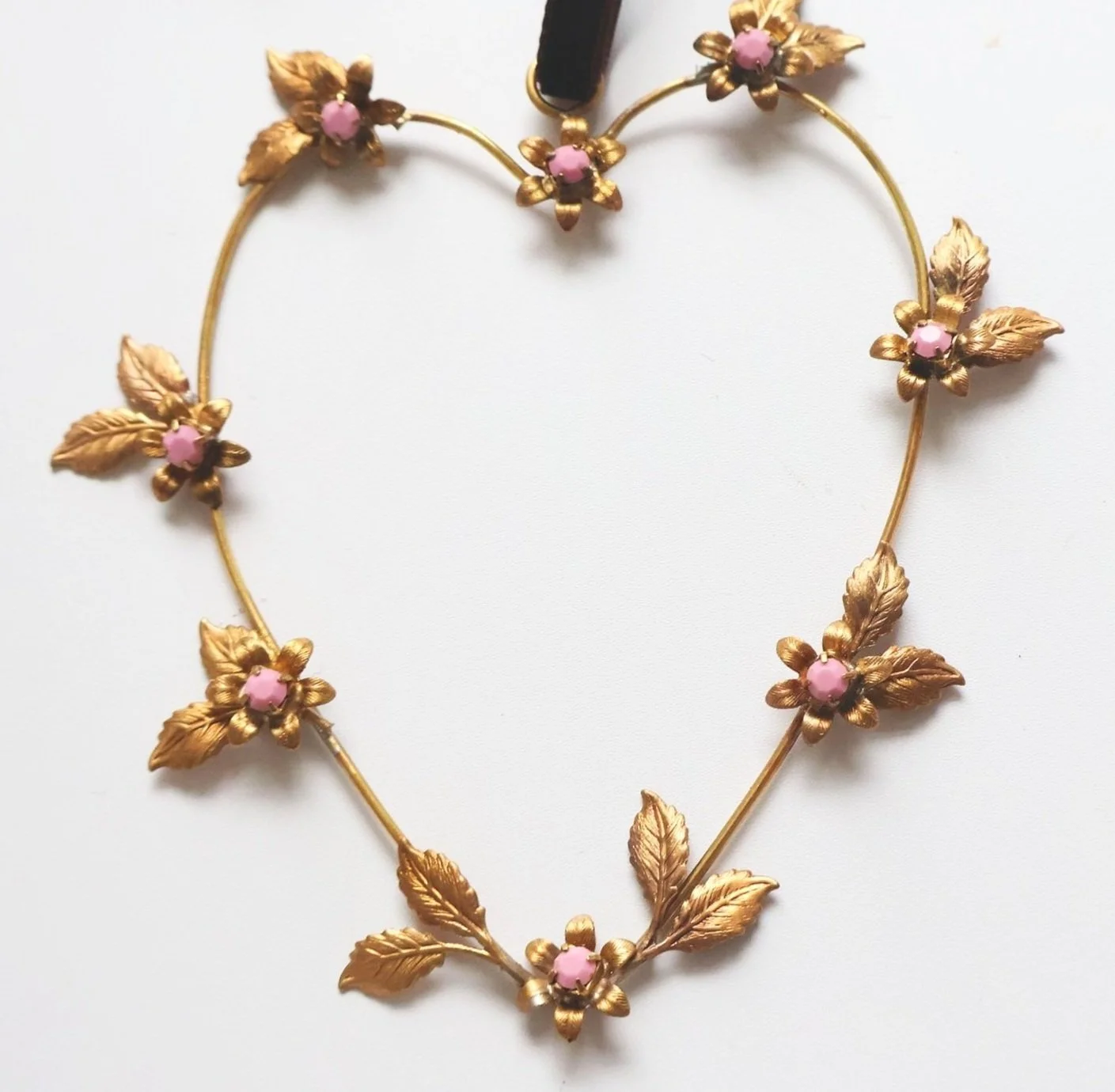 Nikki Witt Xmas Brass Floral Heart Pink Large Decoration