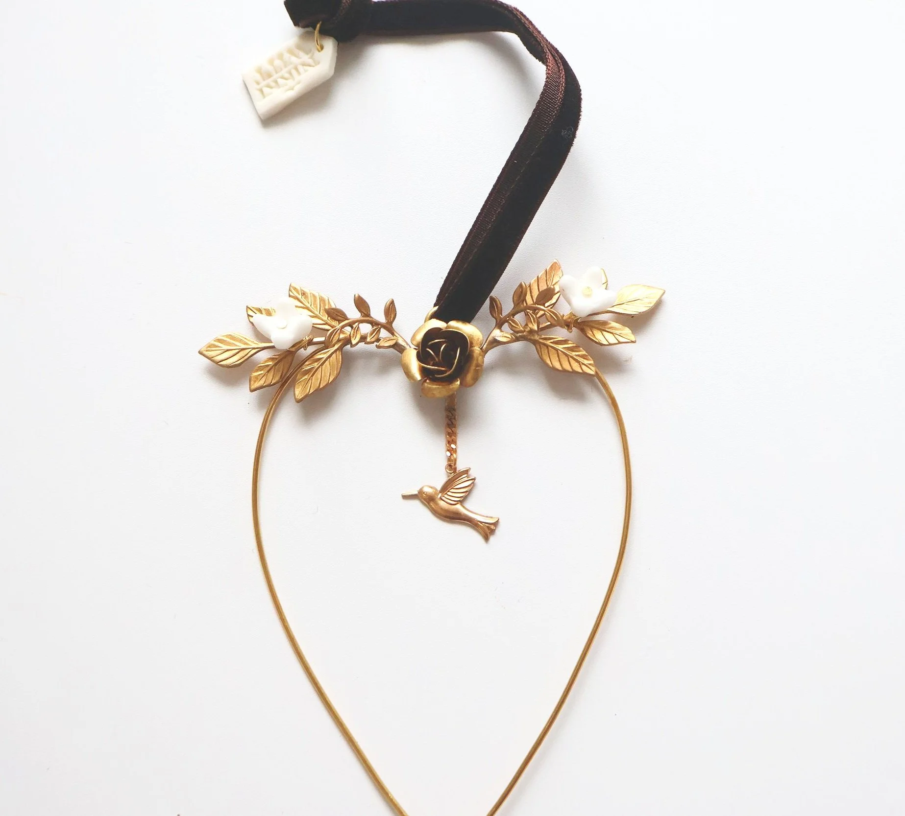 Nikki Witt Xmas Brass & Ceramic Heart Hummingbird in the Flowers Large Decoration