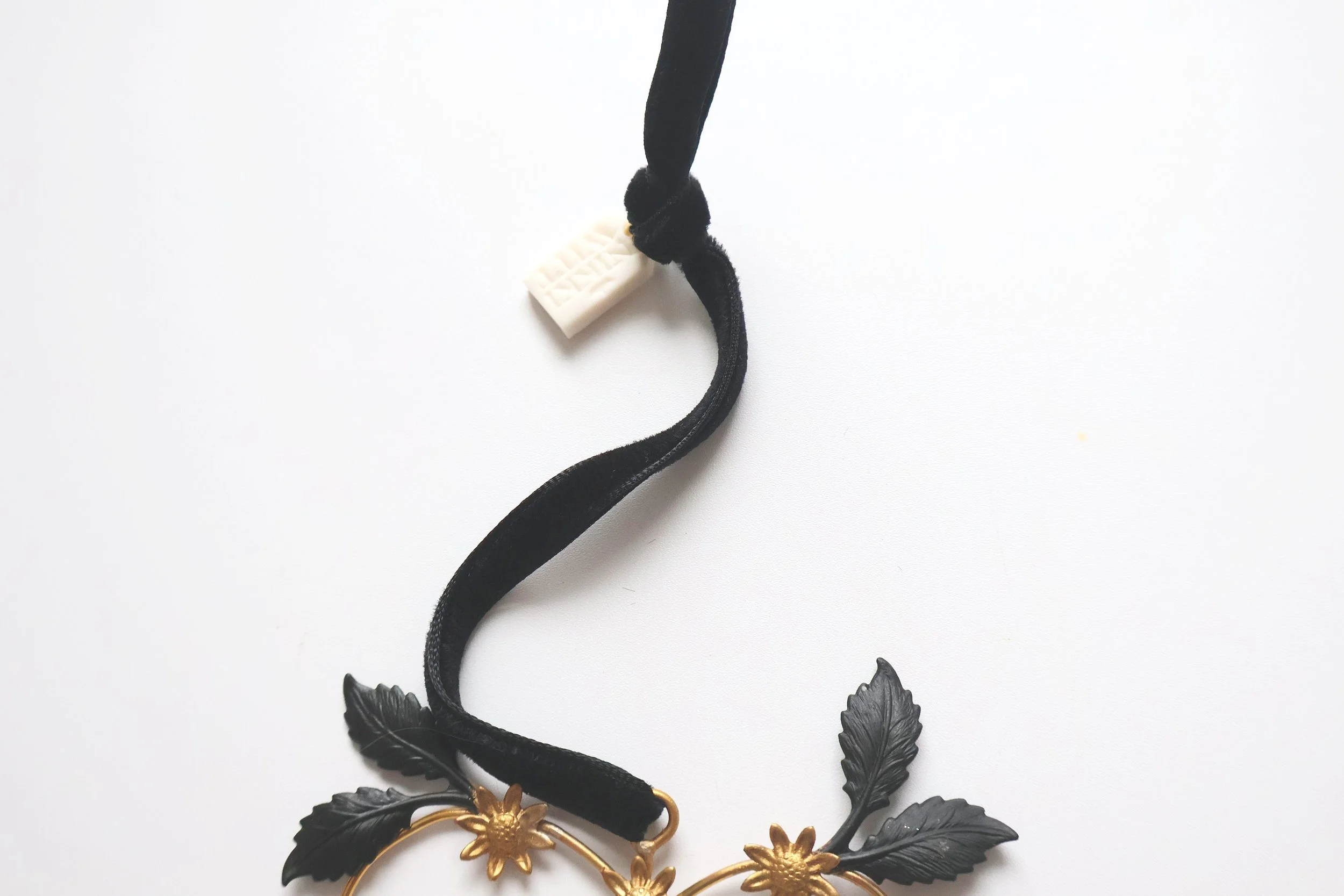 Nikki Witt Xmas Brass & Ceramic Bird in the Forest Large Decoration