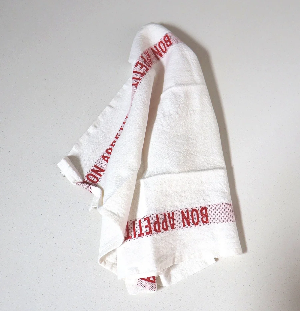 Charvet Éditions Bon Appetit Tea Towel- Linen/Red — ESPLORA