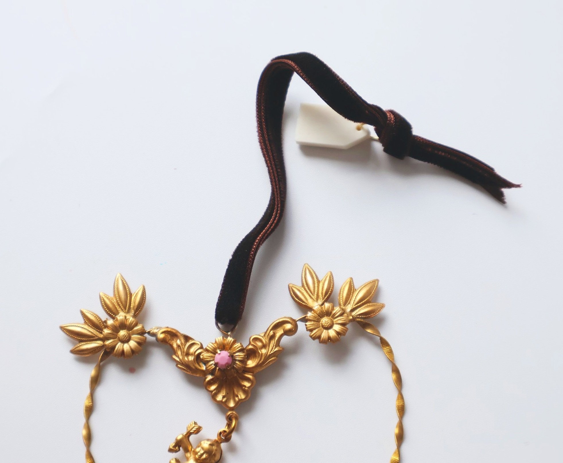 Nikki Witt Xmas Brass Cupid Heart Large Decoration