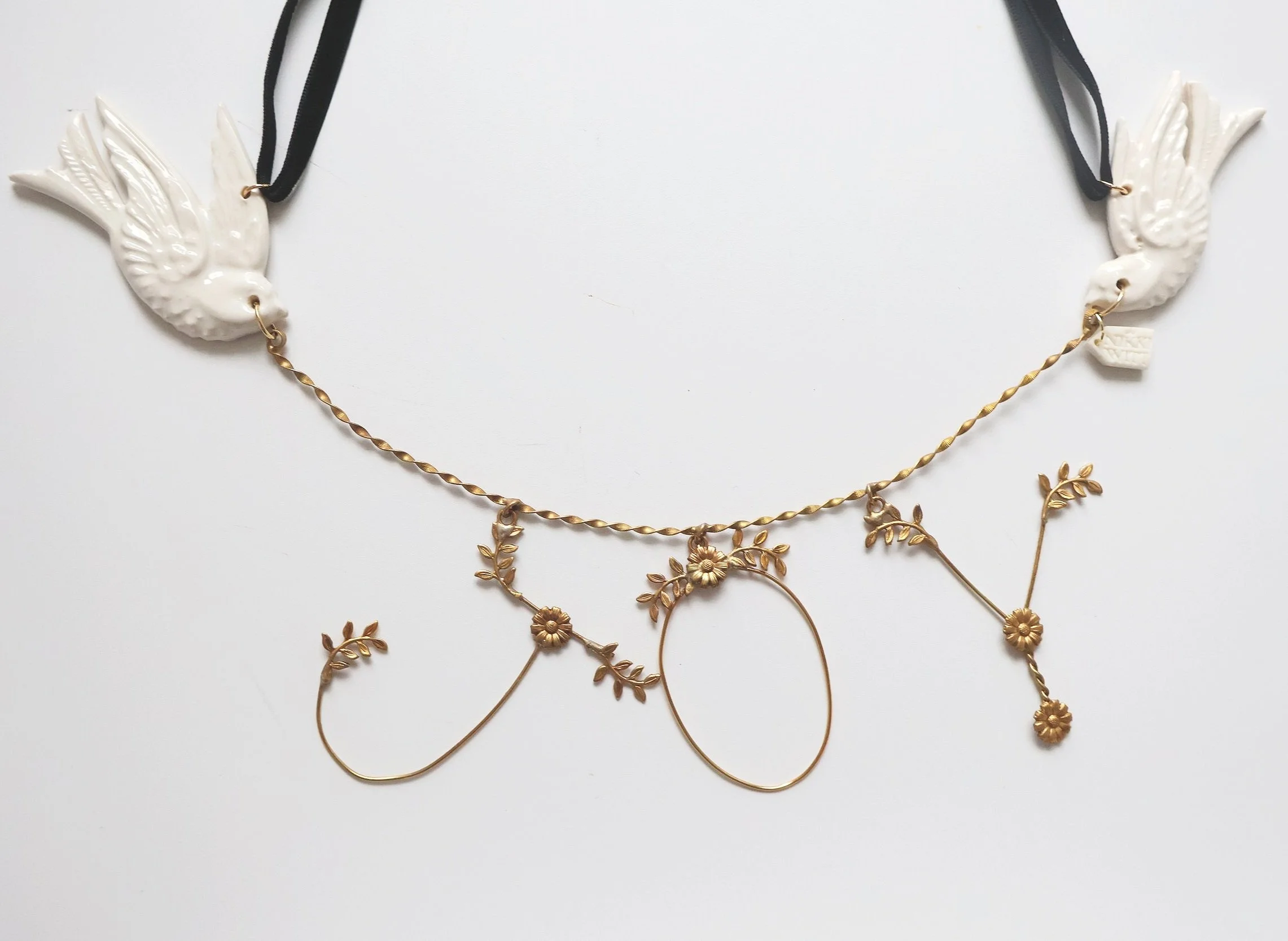 Nikki Witt Xmas Brass & Ceramic JOY Decoration