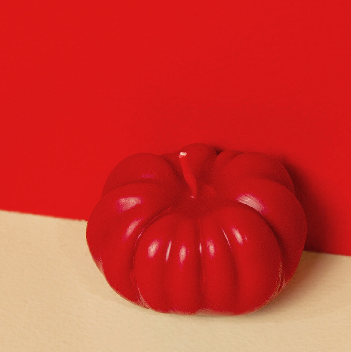 Women's Work Two Red Tomatoes - A Relish & Candle Gift Set (115g)