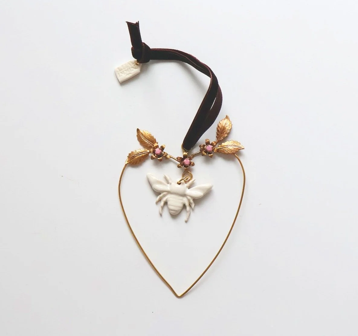 Nikki Witt Xmas Brass & Ceramic Bee amongst the Pink Blooms Large Decoration