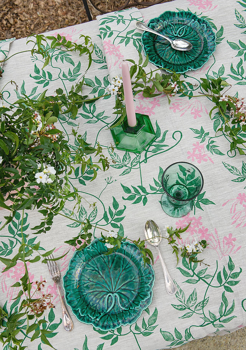 Aqua door Designs Green and Pink Jasmine Linen Napkins (set of 4)