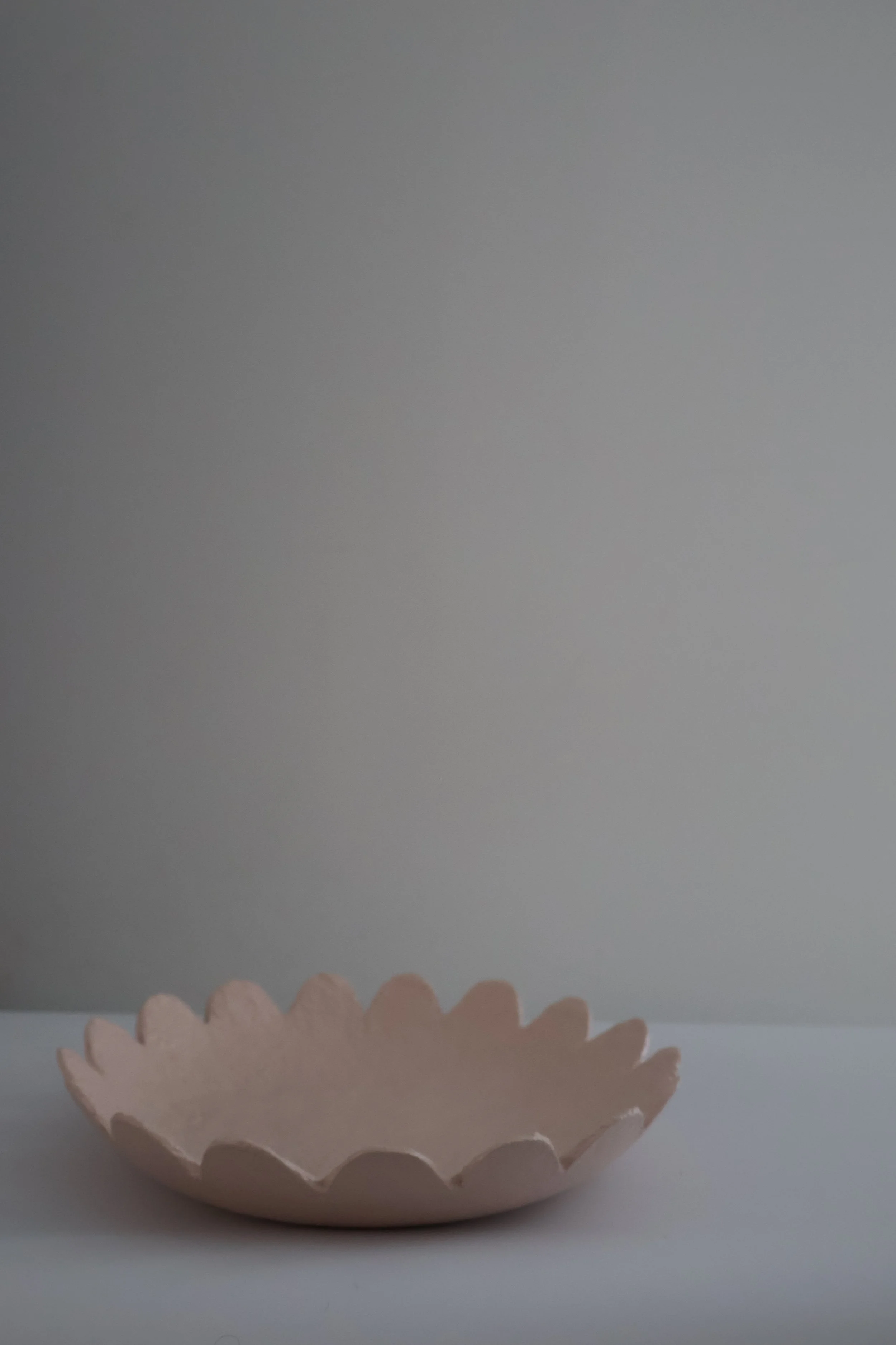 Ode to Elma Scalloped Large Dish -Pink Champagne