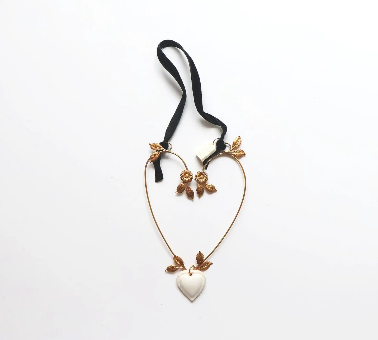 Nikki Witt Xmas Brass & Ceramic Garden Heart Large Decoration