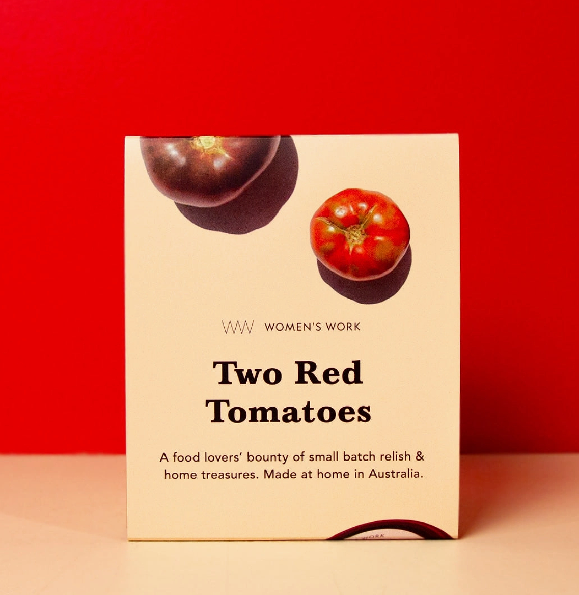 Women's Work Two Red Tomatoes - A Relish & Candle Gift Set (115g)