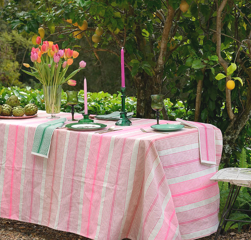 Aqua door Designs Pink Tuxedo Stripe Linen Tablecloth