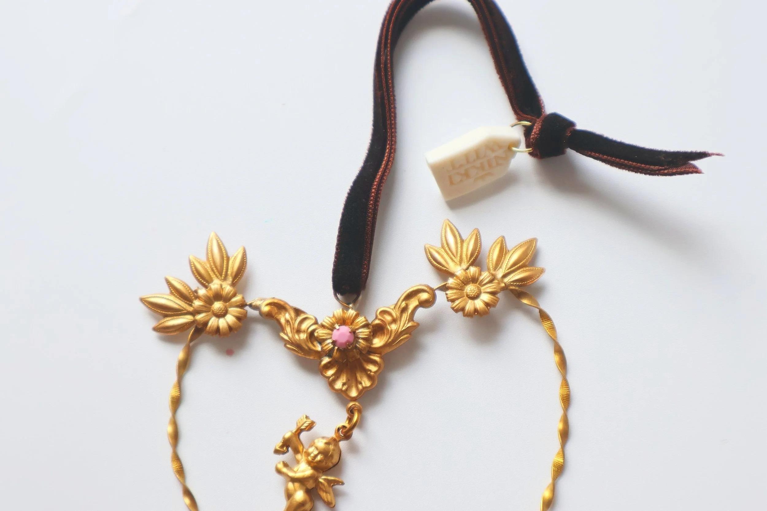 Nikki Witt Xmas Brass Cupid Heart Large Decoration