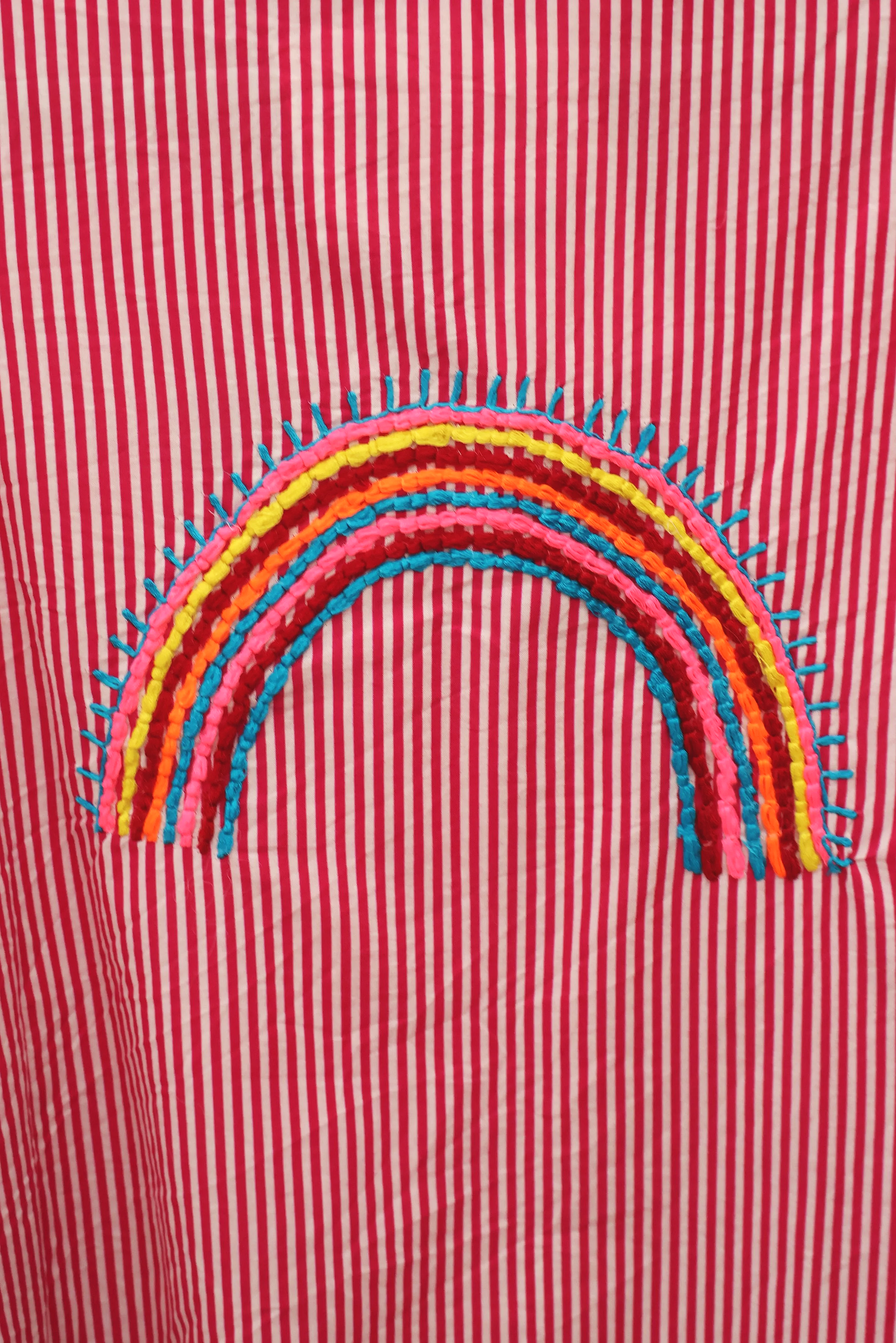 Island Threads Paint me a Rainbow Shirt. Small/Medium