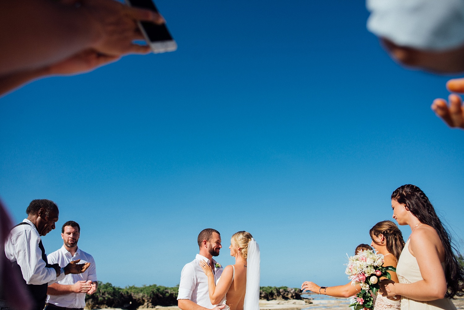Jess&Luke-wedding-Vanuatu-Groovy-Banana_0021.jpg