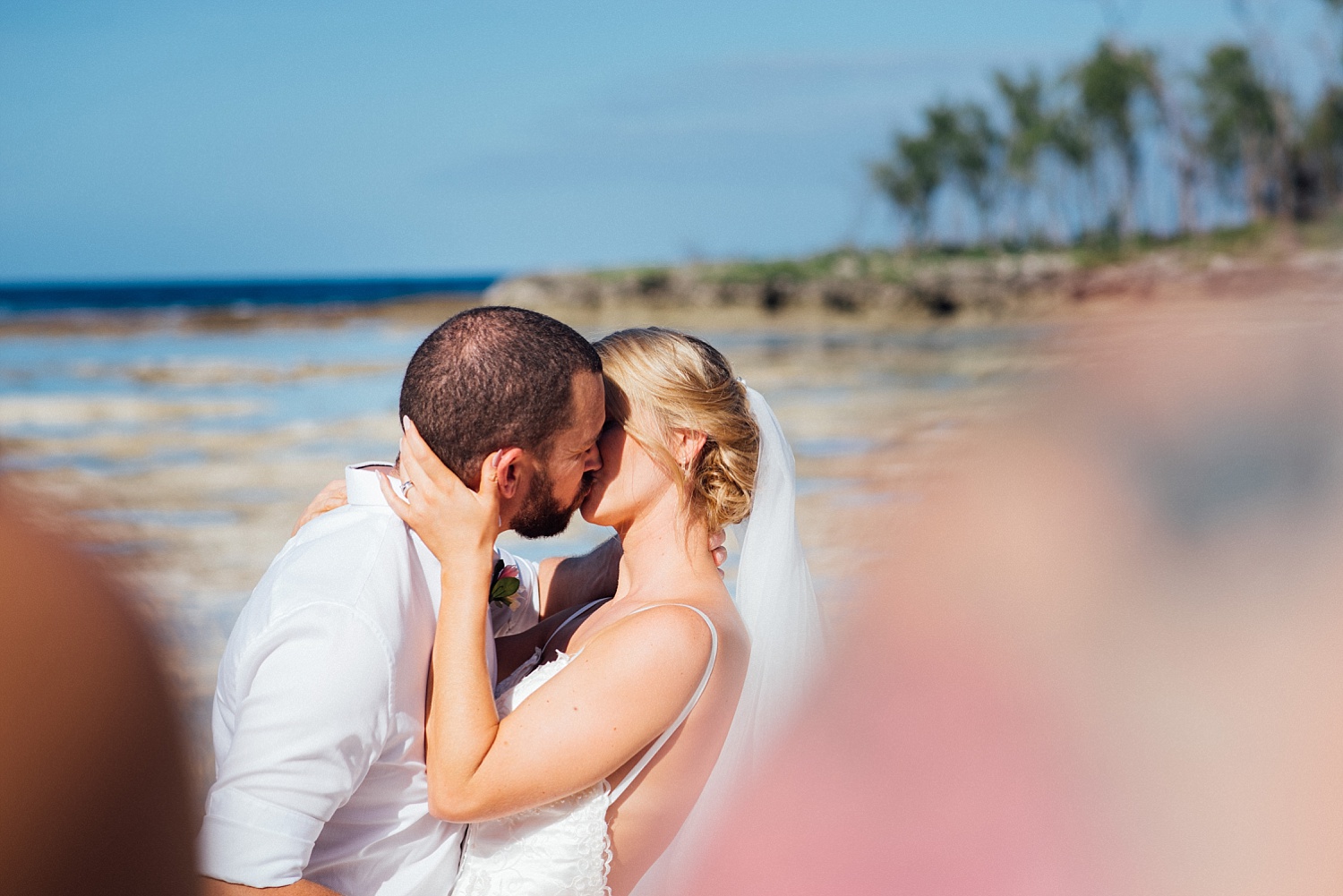 Jess&Luke-wedding-Vanuatu-Groovy-Banana_0023.jpg