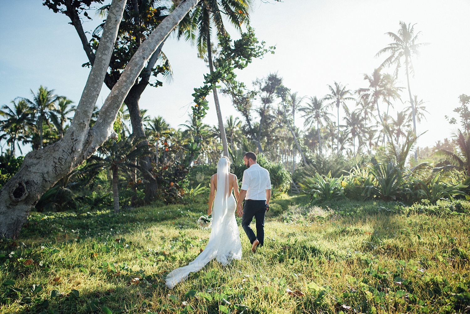 Jess&Luke-wedding-Vanuatu-Groovy-Banana_0033.jpg