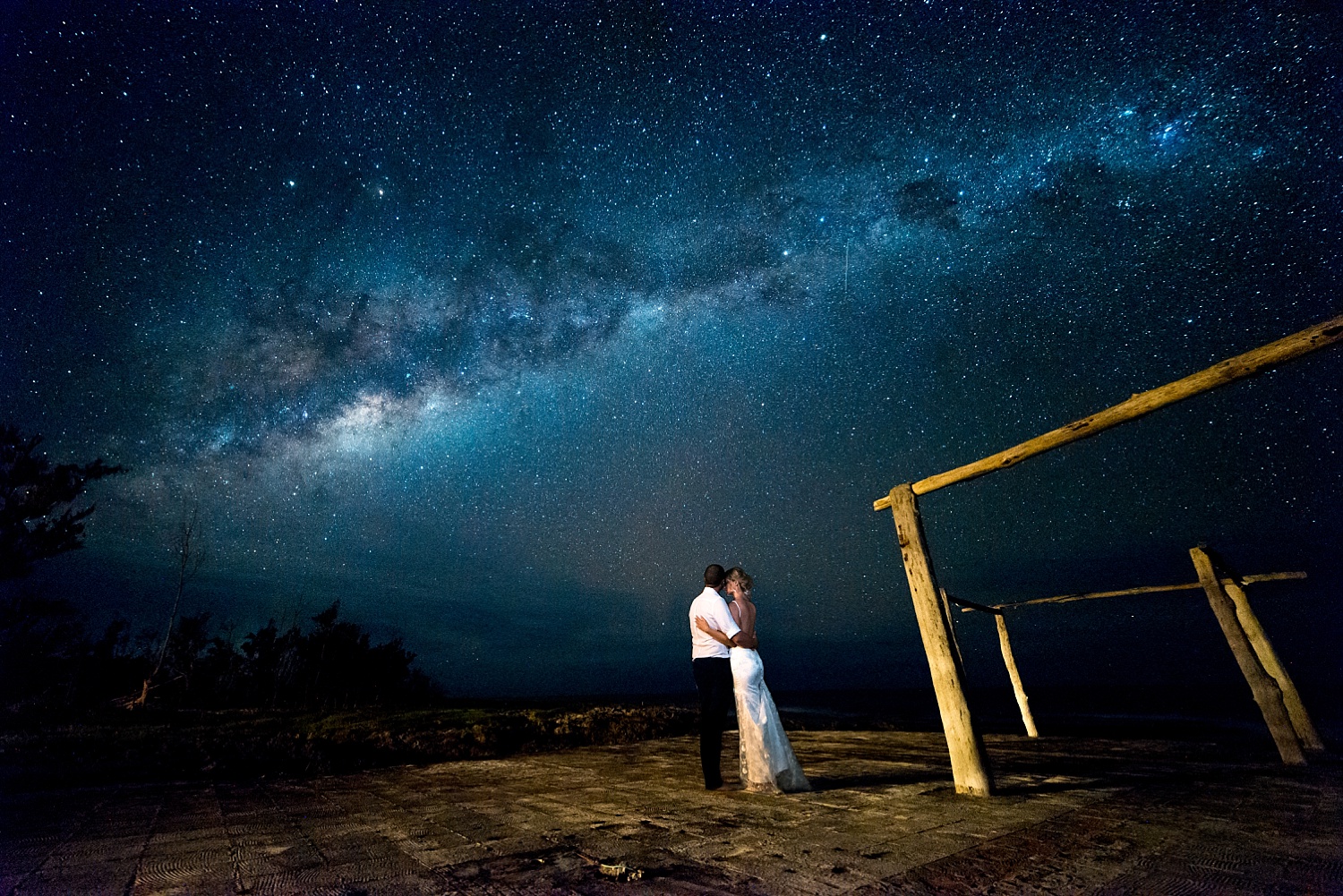 Jess&Luke-wedding-Vanuatu-Groovy-Banana_0042.jpg