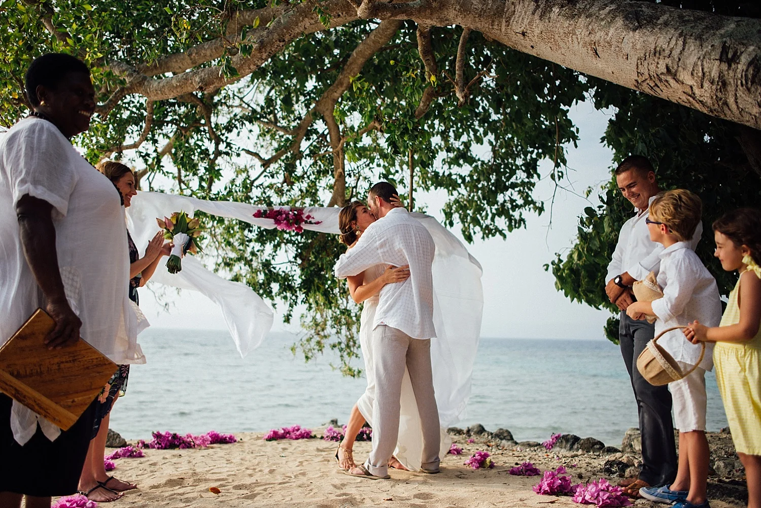 AngelfishCoveWade-Meg-WeddingPhotography-GroovyBanana-VanuatuPhotographers_0008.jpg