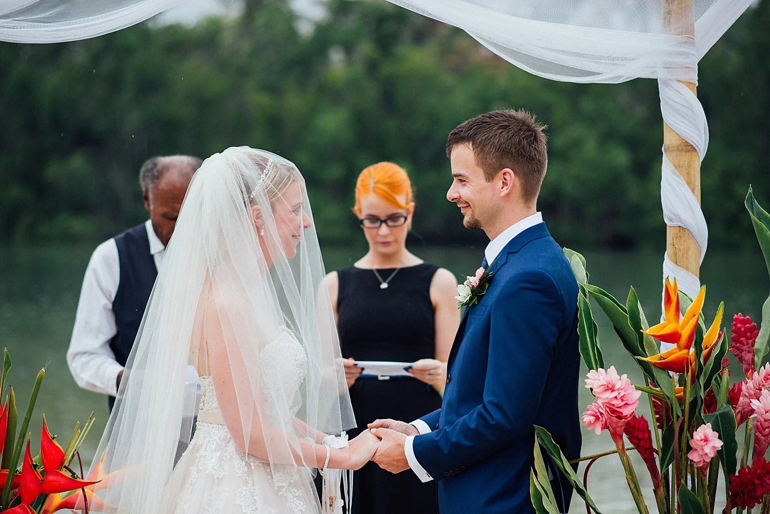 CocomoLisa-Mo-WeddingPhotography-GroovyBanana-VanuatuPhotographers_0043.jpg