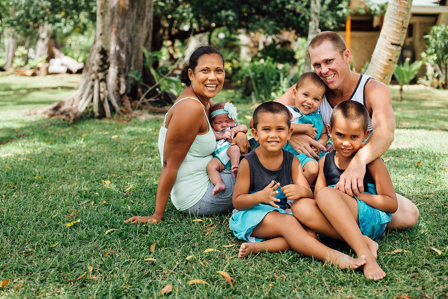 Aurelie-Mark-Pikininis-FamilyPhotoshoot-PortVila-ErakorIsland-GroovyBanana-VanuatuPhotographers-Photography_0001.jpg