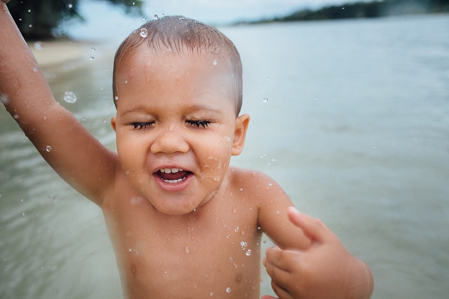 Aurelie-Mark-Pikininis-FamilyPhotoshoot-PortVila-ErakorIsland-GroovyBanana-VanuatuPhotographers-Photography_0008.jpg