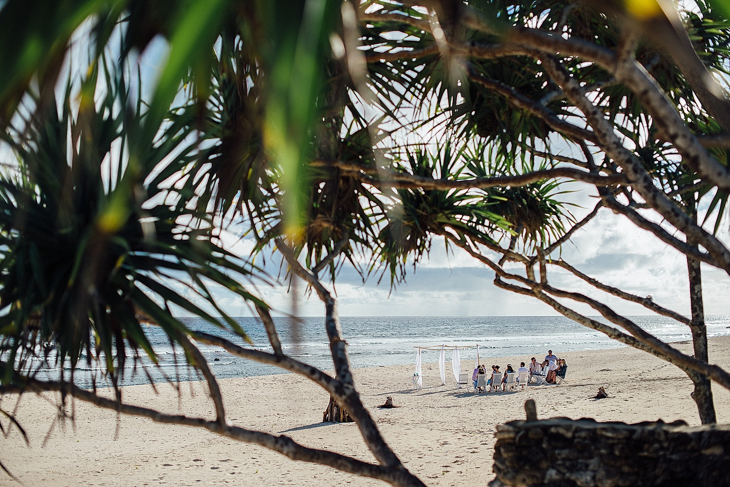 AnnaKyle-WeddingPhotography-TamanuOnTheBeach-VillaChampagne-GroovyBanana-VanuatuPhotographers_0011.jpg