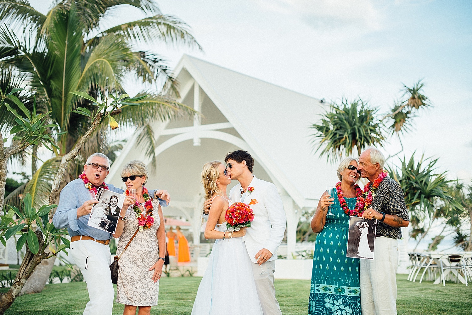 AnnaKyle-WeddingPhotography-TamanuOnTheBeach-VillaChampagne-GroovyBanana-VanuatuPhotographers_0018.jpg