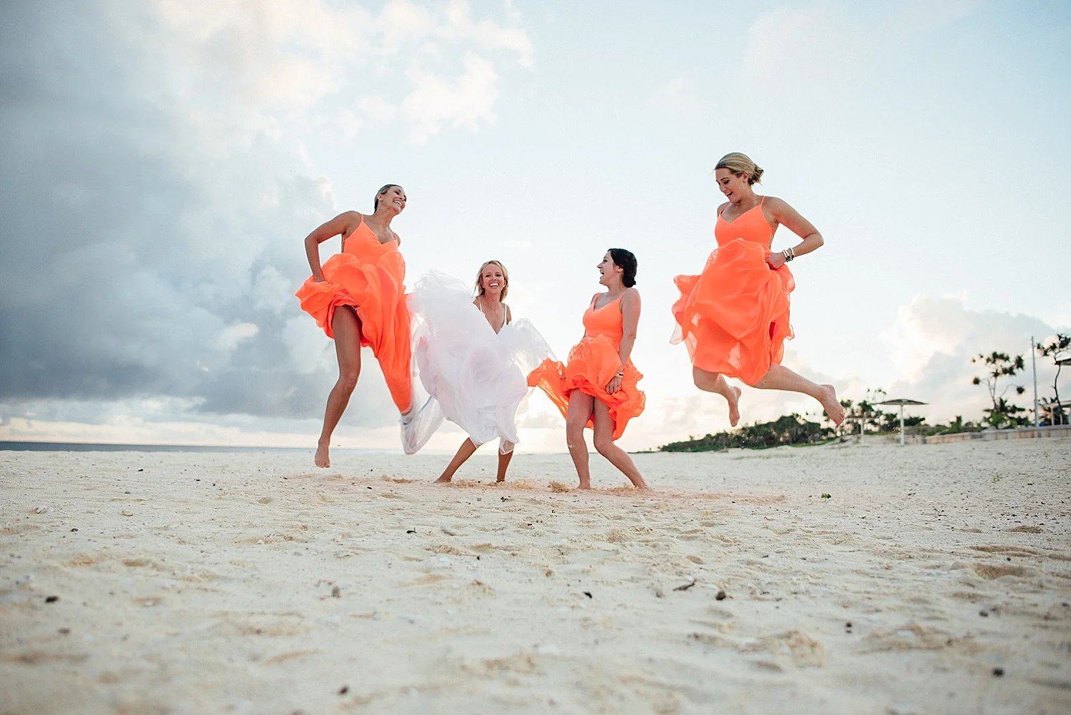 AnnaKyle-WeddingPhotography-TamanuOnTheBeach-VillaChampagne-GroovyBanana-VanuatuPhotographers_0025.jpg