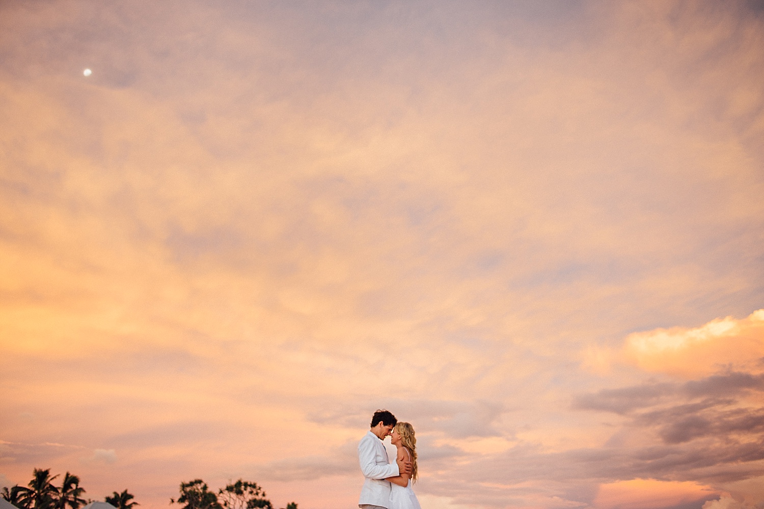 AnnaKyle-WeddingPhotography-TamanuOnTheBeach-VillaChampagne-GroovyBanana-VanuatuPhotographers_0029.jpg