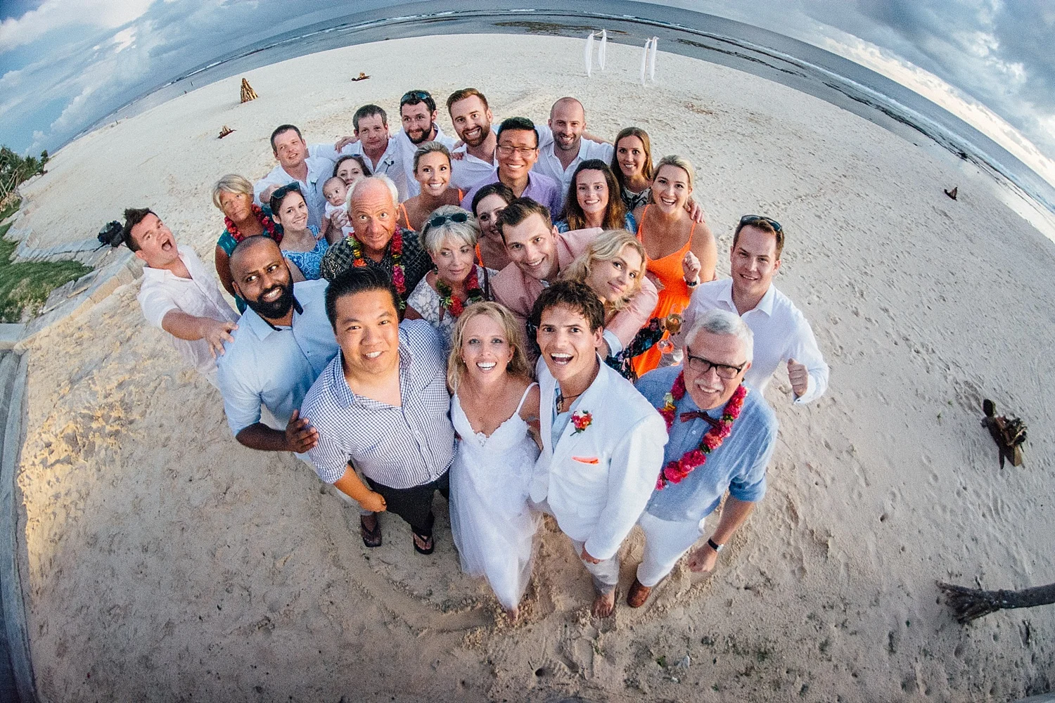 AnnaKyle-WeddingPhotography-TamanuOnTheBeach-VillaChampagne-GroovyBanana-VanuatuPhotographers_0032.jpg