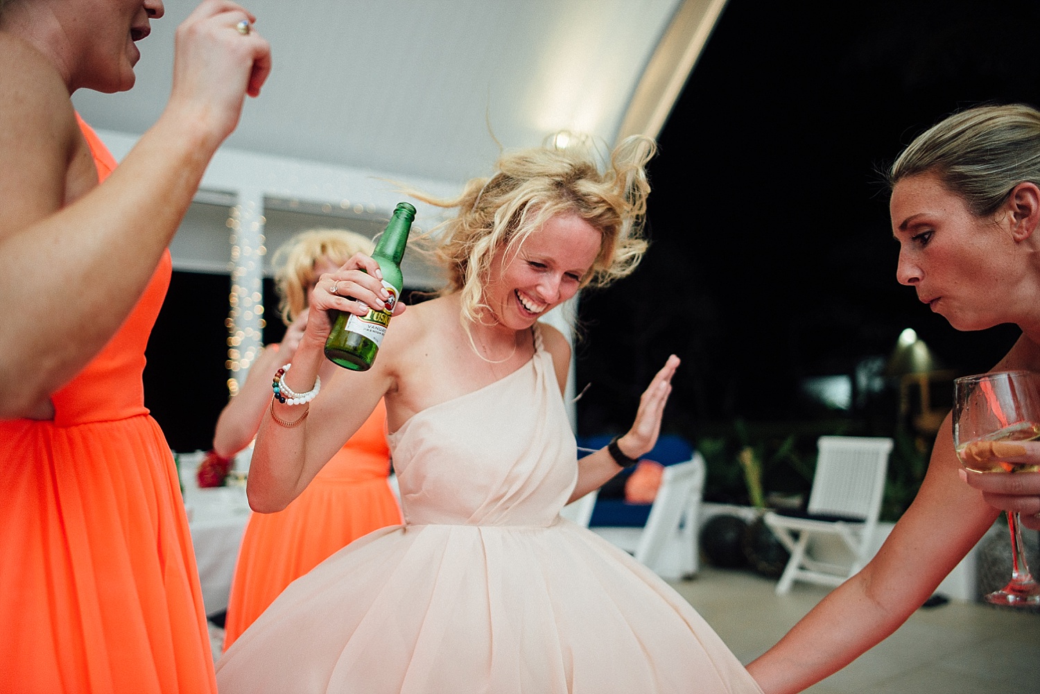 AnnaKyle-WeddingPhotography-TamanuOnTheBeach-VillaChampagne-GroovyBanana-VanuatuPhotographers_0039.jpg