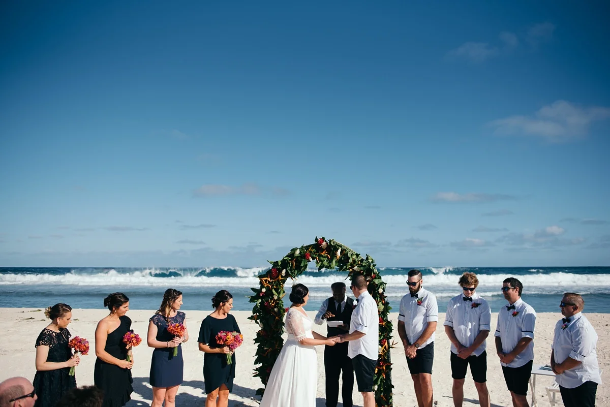 sarah-shaun-tamanu-wedding-vanuatu-groovy-banana_0028.jpg
