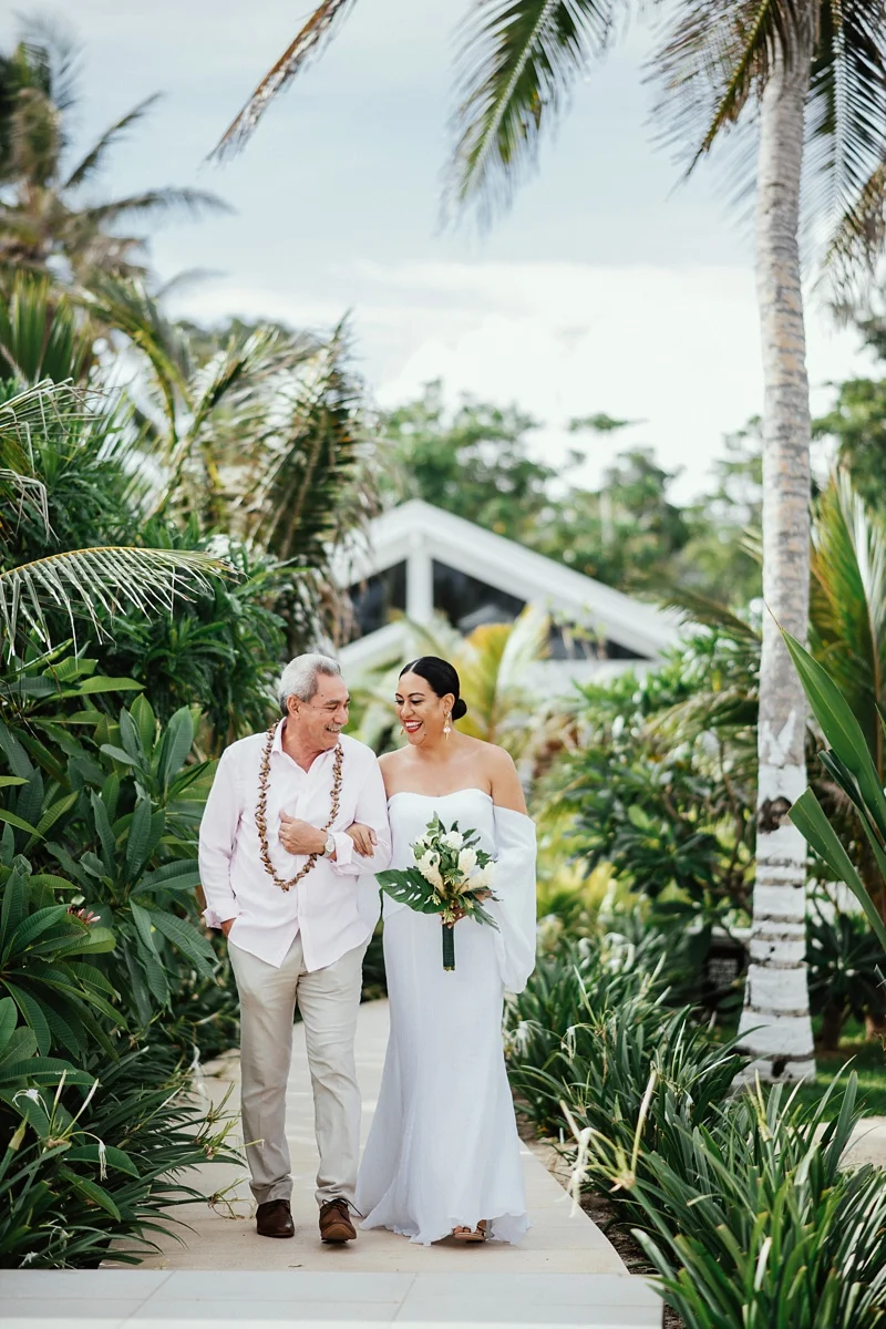 ryck-nyra-wedding-tamanu-on-the-beach-vanuatu-groovy-banana_0018.jpg