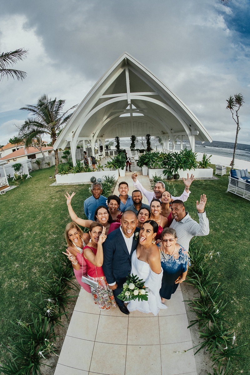 ryck-nyra-wedding-tamanu-on-the-beach-vanuatu-groovy-banana_0034.jpg