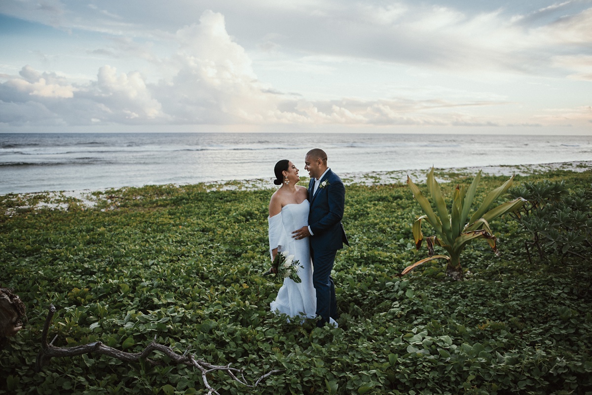 ryck-nyra-wedding-tamanu-on-the-beach-vanuatu-groovy-banana_0039.jpg